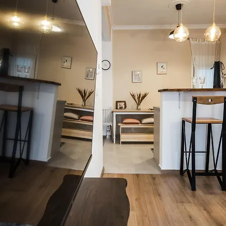Apartment Luxury Centre With Balcony