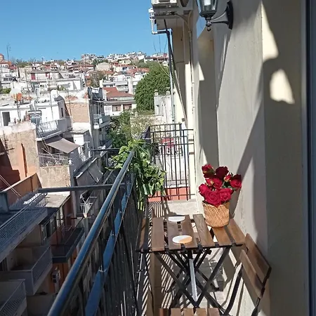 Blue&white Elegant - Balcony, 6th Floor & Heart Of