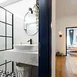Macedon Luxury Suites - Balcony, 6Th Floor & Heart Of City Apartment