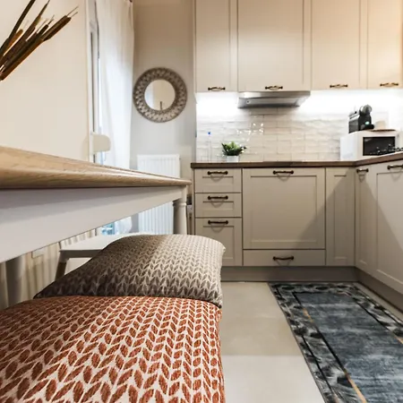 Luxury Center With Balcony Apartament