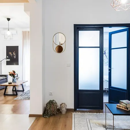 Blue&white Elegant - Balcony, 6th Floor & Heart Of شقة