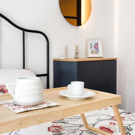 شقة Blue&white Elegant - Balcony, 6th Floor & Heart Of *