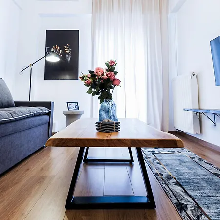 דירה Blue&White Elegant Suite - Balcony, 6Th Floor & Heart Of City