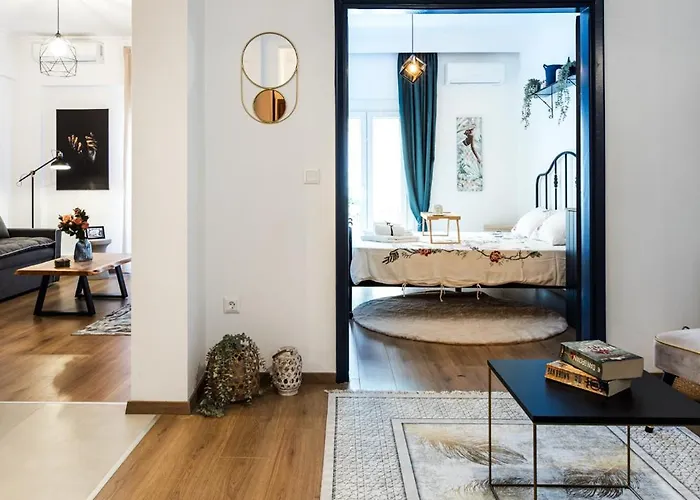 Апартаменты Thessaloniki Luxury Suites - Elegant, Spacious With Balcony *