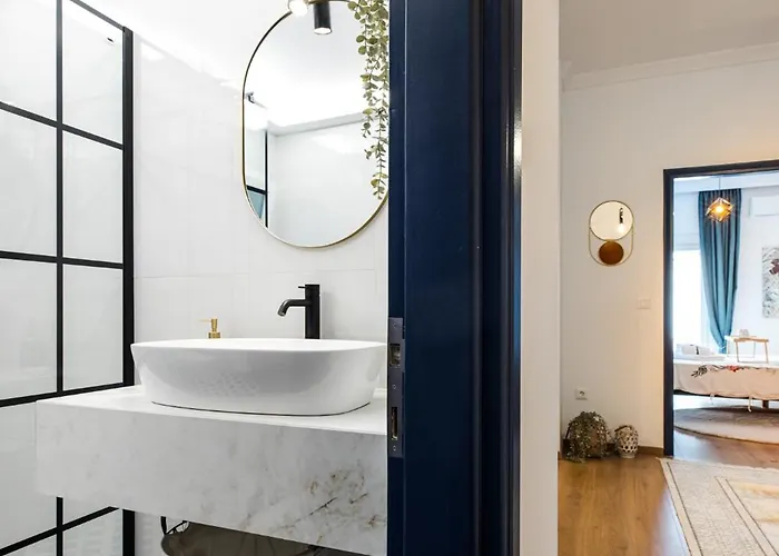 Boutique Balcony - Your In The Heart Of Apartament