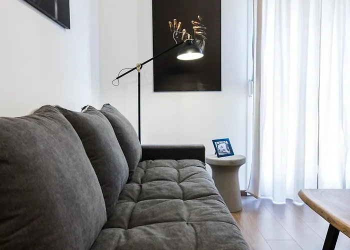 Thessaloniki Luxury Suites - Elegant, Spacious With Balcony * Салоники
