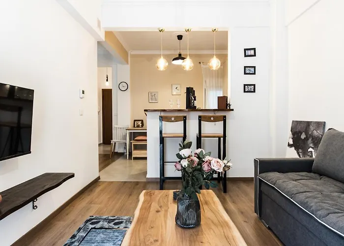Thessaloniki Luxury Suites - Elegant, Spacious With Balcony * Салоники