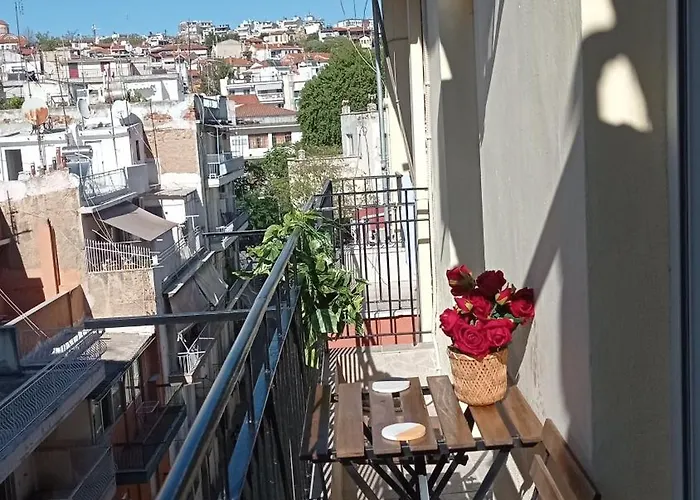 Boutique Balcony - Your In The Heart Of