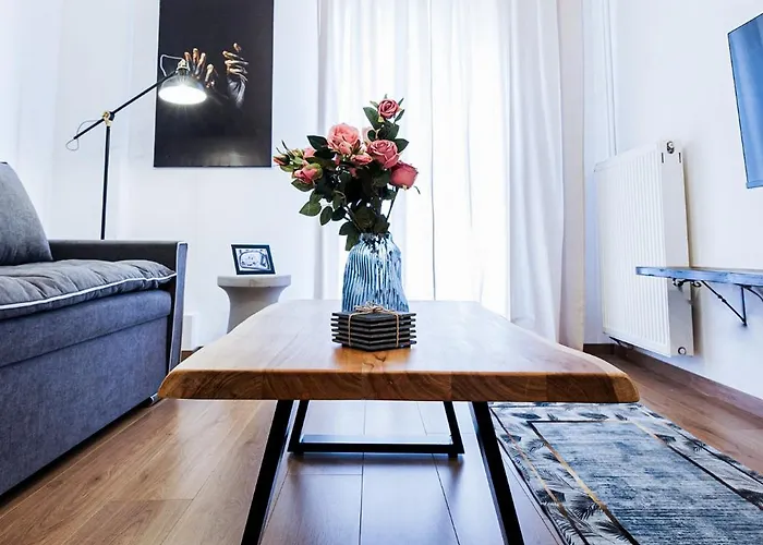 Апартаменты Thessaloniki Luxury Suites - Elegant, Spacious With Balcony