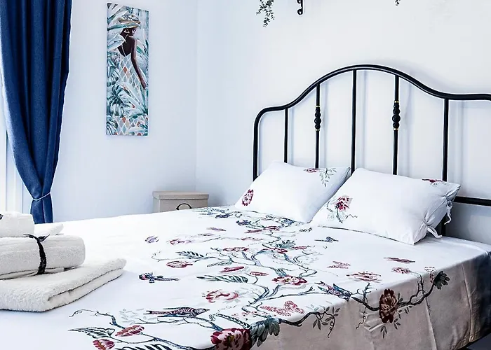Thessaloniki Luxury Suites - Elegant, Spacious With Balcony Салоники